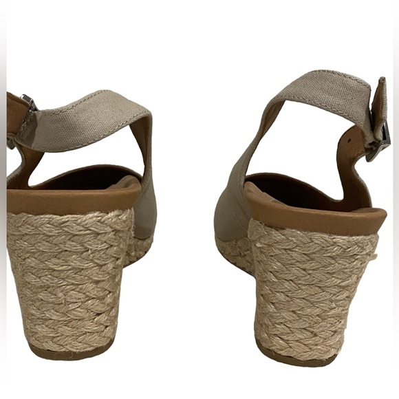 NWT Vionic Coralina Oat Canvas Espadrille Wedge Sandals Size 9 1/2 - Picture 6 of 15
